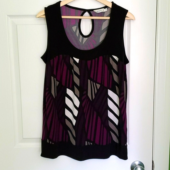 Sleeveless top - Picture 1 of 1